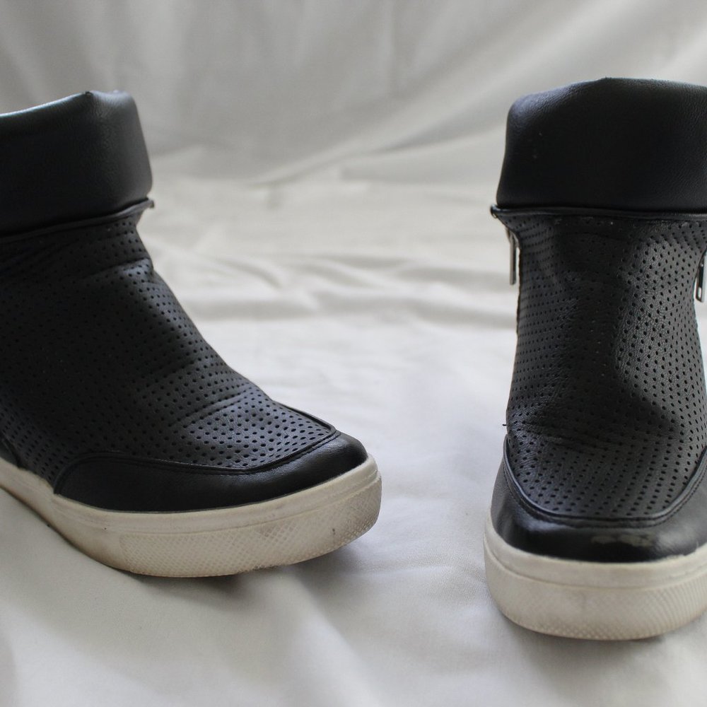 Steve Madden Black & White Heeled Shoes